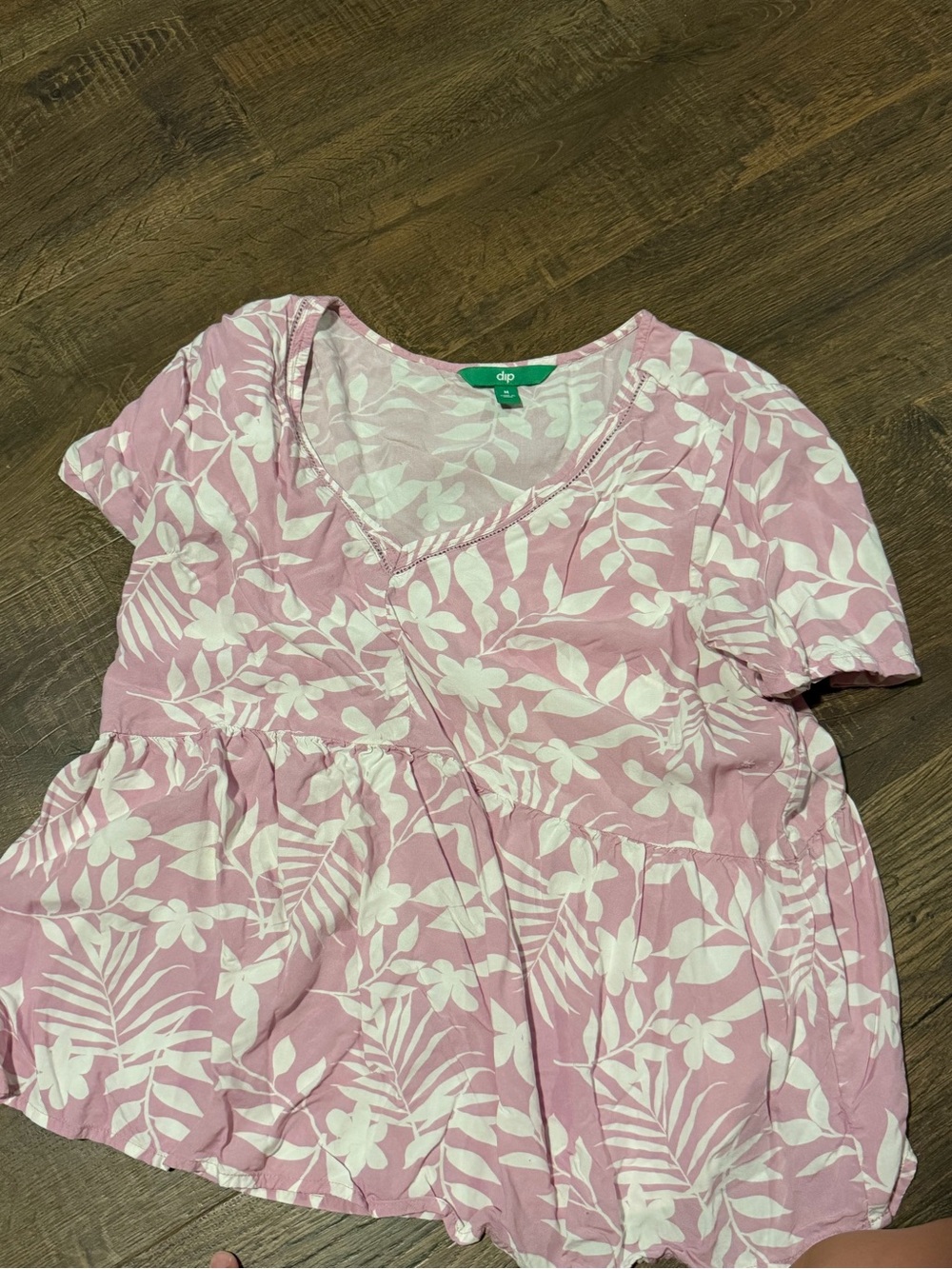 dip Pink and White Floral V-Neck Short Sleeve Tunic